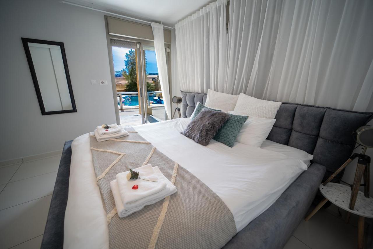 Apartamento Yalarent Oasis Garden With Private Pool Eilat Exterior foto